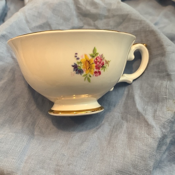 Vintage rare find Royal Grafton Tea Cup - Picture 3 of 6